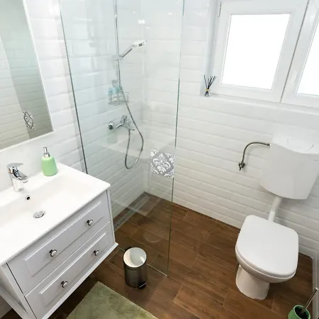 House Bianca With Garden * مالينسكا