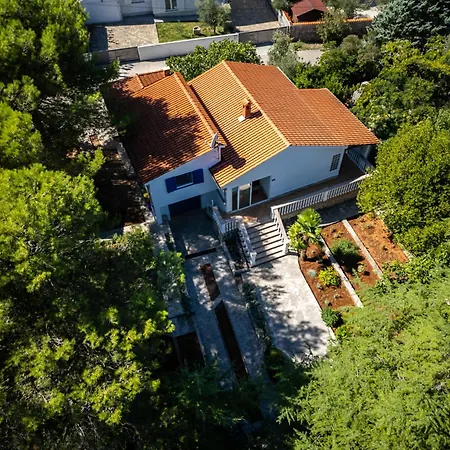 بيت للعطل House Bianca With Garden *