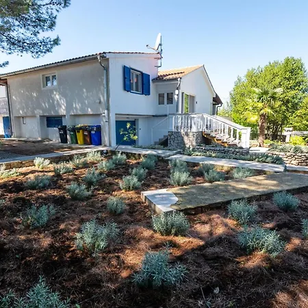 House Bianca With Garden