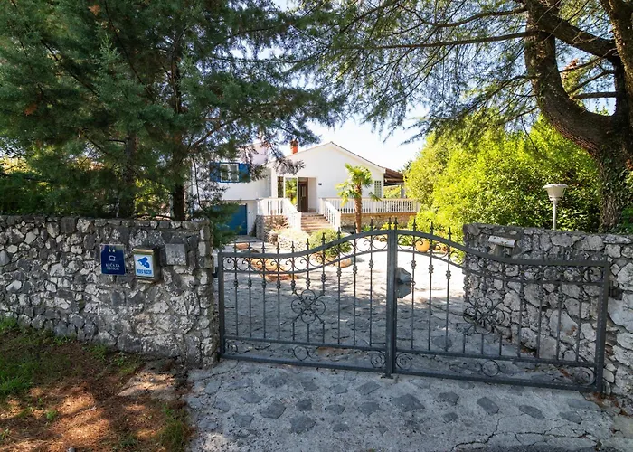 House Bianca With Garden
