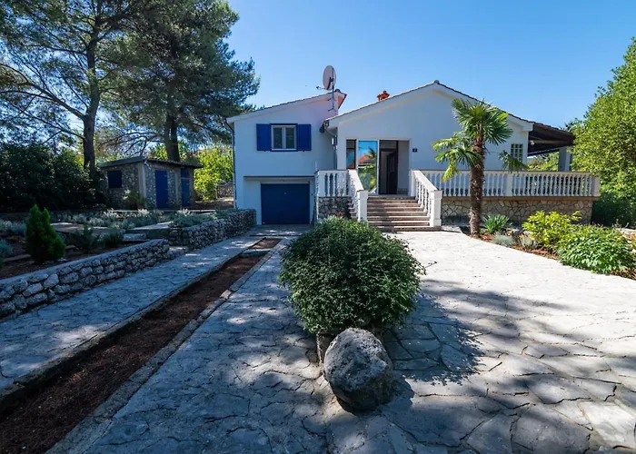 House Bianca With Garden